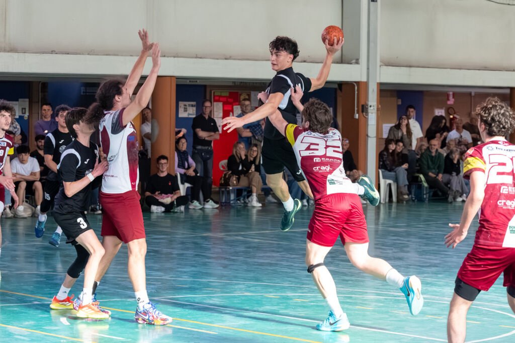 Pallamano Derthona chiude in bellezza: 41-36 al Cassano Magnago nell’ultima di Serie B